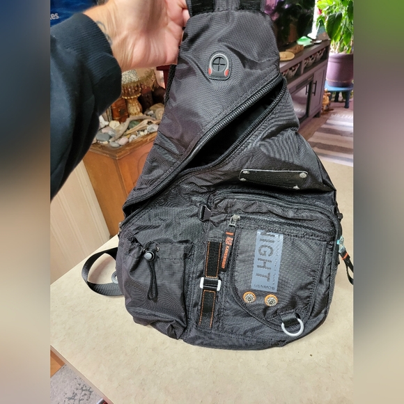 🛒🛍️💥Nwot Genmob sling bag for men new condition no flaws nice bag - Picture 7 of 9